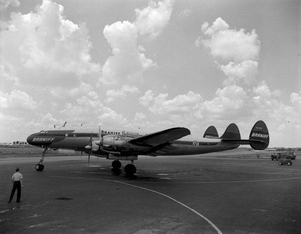 Braniff International Airways Lockheed L-049 Constellation N2520B