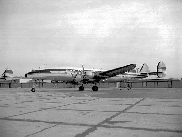 Capitol Airways Lockheed L-1049H Super Constellation N1927H