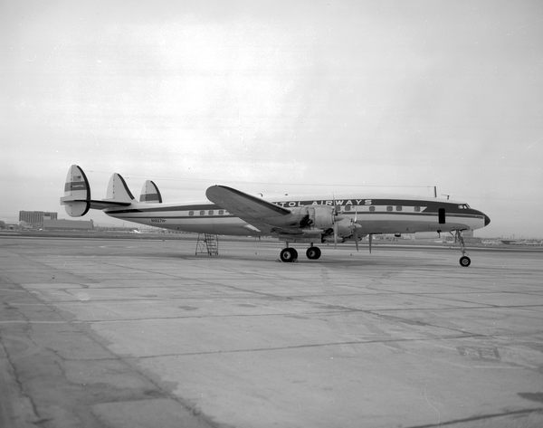 Capitol Airways Lockheed L-1049H Super Constellation N1927H