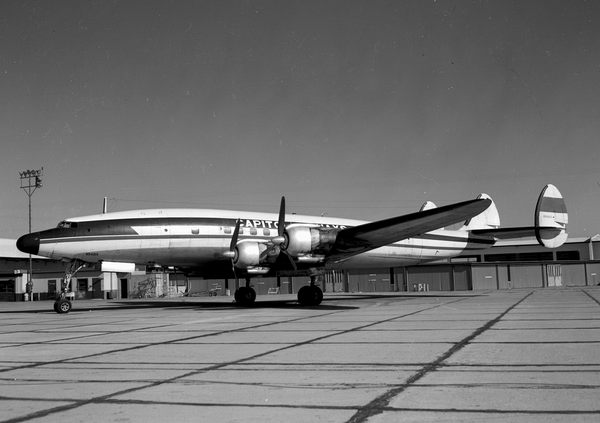 Capitol Airways Lockheed L-1049H Super Constellation N5401V