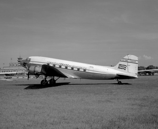 Cubana Airlines Douglas DC-3  CU-T586