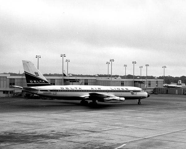 Delta Airlines Convair CV-880-22-2  N8808E
