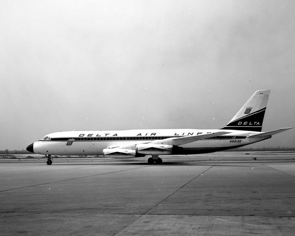 Delta Airlines Convair CV-880-22-2  N8813E