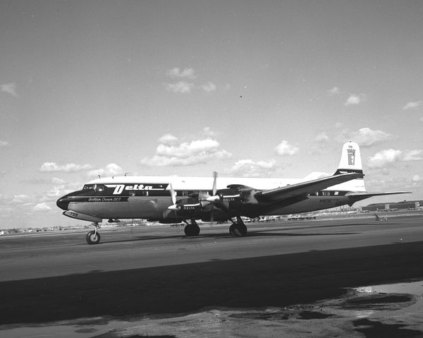 Delta Airlines Douglas DC-7  N4879C