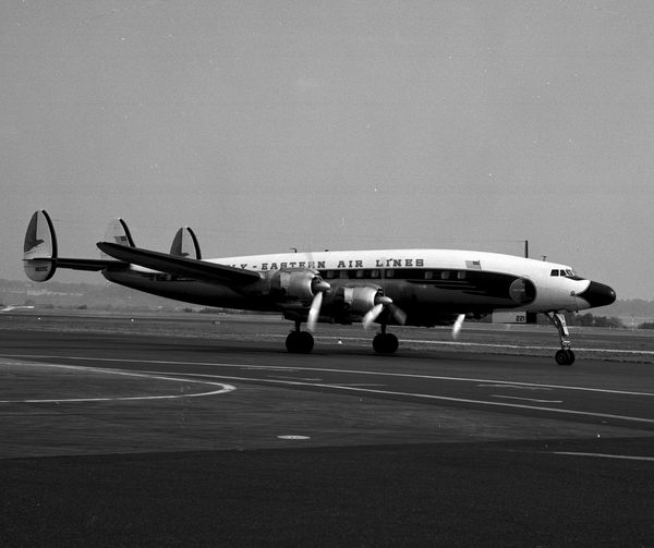 Eastern Airlines Lockheed L-1049C Super Constellation N6221C