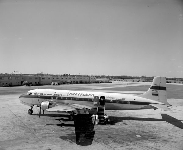 Ecuatoriana-Aerovias Panama Douglas DC-6/YC-112A  HC-ADJ