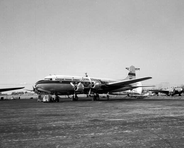 Ecuatoriana-Aerovias Panama Douglas DC-6/YC-112A  HC-ADJ