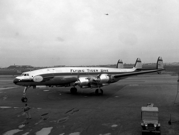Flying Tiger Line Lockheed L-1049H Super Constellation N6915C