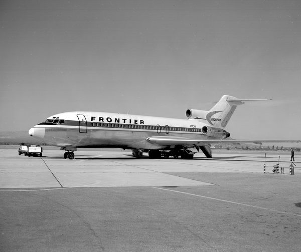 Frontier Airlines Boeing 727-191  N7271F