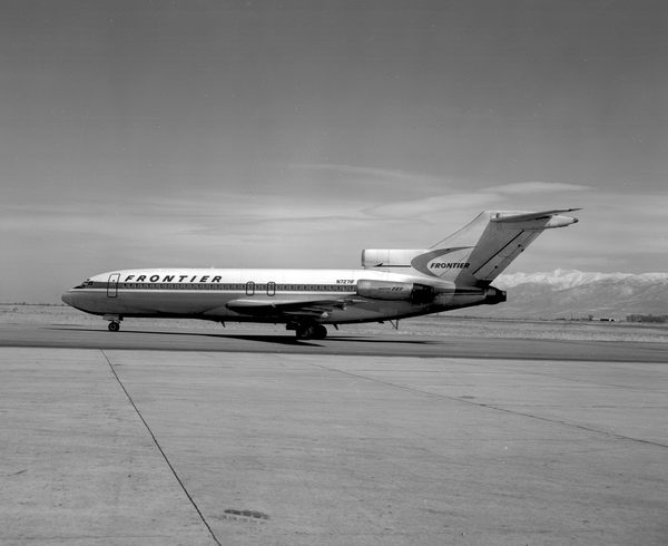 Frontier Airlines Boeing 727-191  N7271F