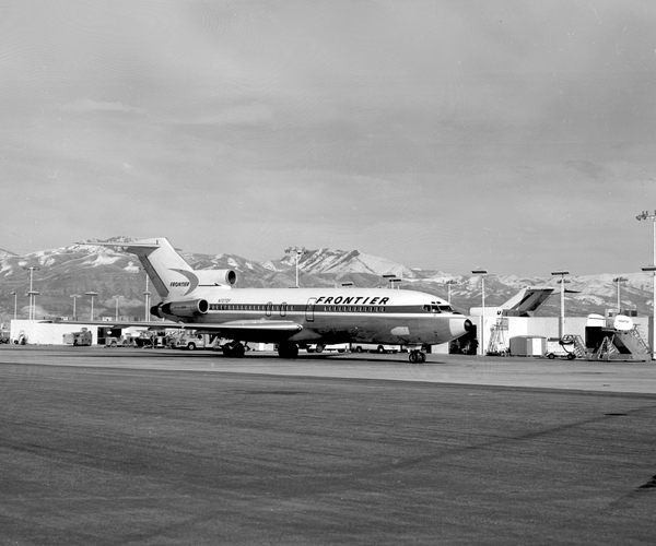 Frontier Airlines Boeing 727-191  N7272F