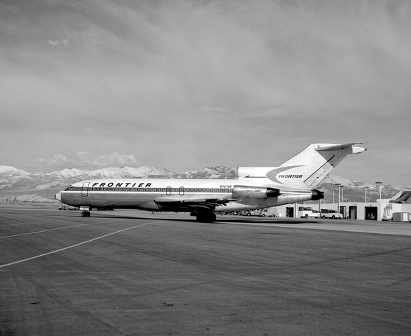 Frontier Airlines Boeing 727-191  N7272F