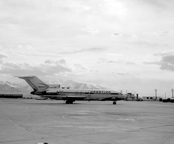 Frontier Airlines Boeing 727-191  N7272F
