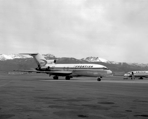 Frontier Airlines Boeing 727-191  N7273F