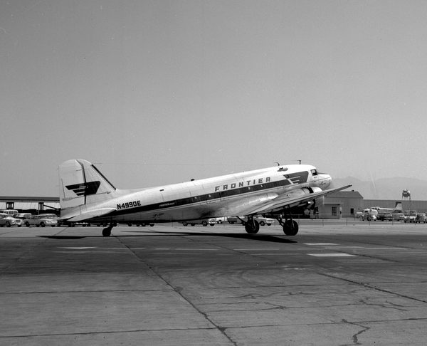 Frontier Airlines Douglas DC-3/C-47A  N4990E