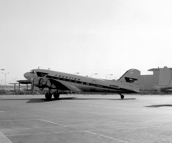 Frontier Airlines Douglas DC-3/C-47A  N4990E