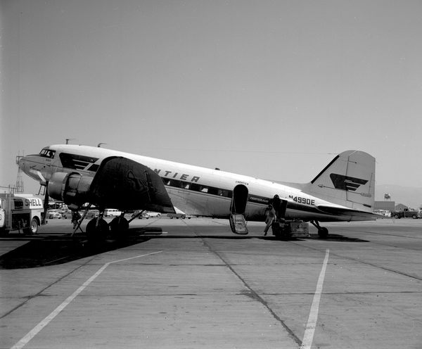 Frontier Airlines Douglas DC-3/C-47A  N4990E