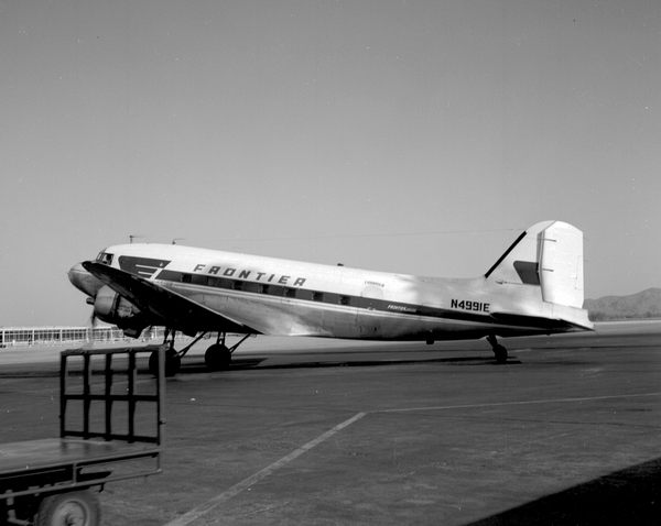 Frontier Airlines Douglas DC-3/C-47A  N4991E