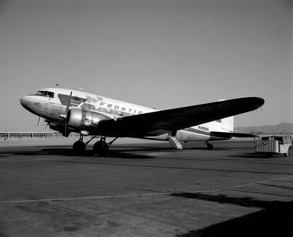 Frontier Airlines Douglas DC-3/C-47A  N4991E