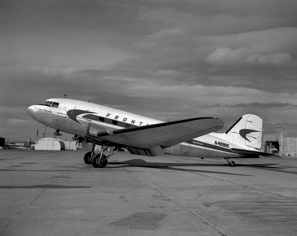 Frontier Airlines Douglas DC-3/C-47A  N4998E