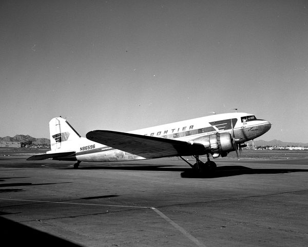 Frontier Airlines Douglas DC-3/C-53C  N86596