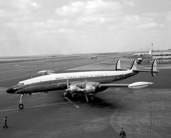 Iberia Lockheed L-1049G Super Constellation EC-AMP