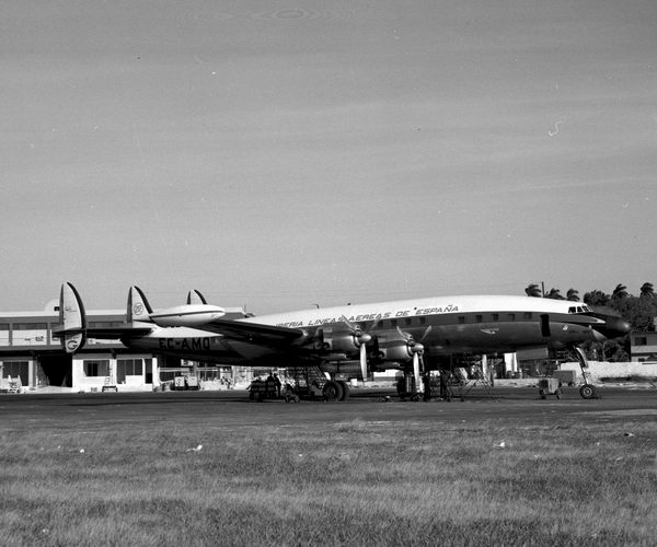 Iberia Lockheed L-1049G Super Constellation EC-AMQ