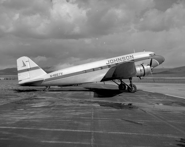 Johnson Flying Service Douglas DC-2-118B  N4867V