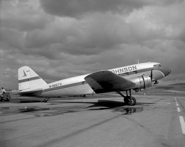 Johnson Flying Service Douglas DC-2-118B  N4867V