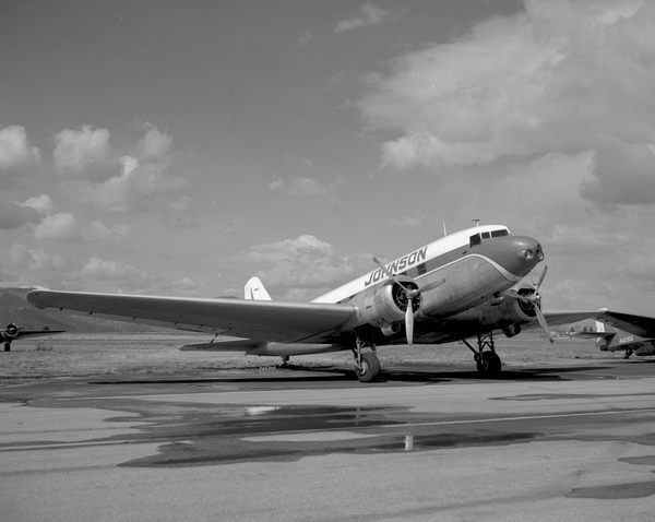 Johnson Flying Service Douglas DC-2-118B  N4867V