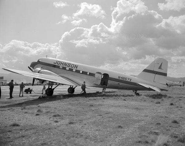 Johnson Flying Service Douglas DC-2-118B  N4867V