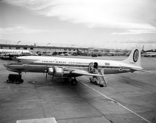 Lacsa Douglas DC-6A  TI-1017C