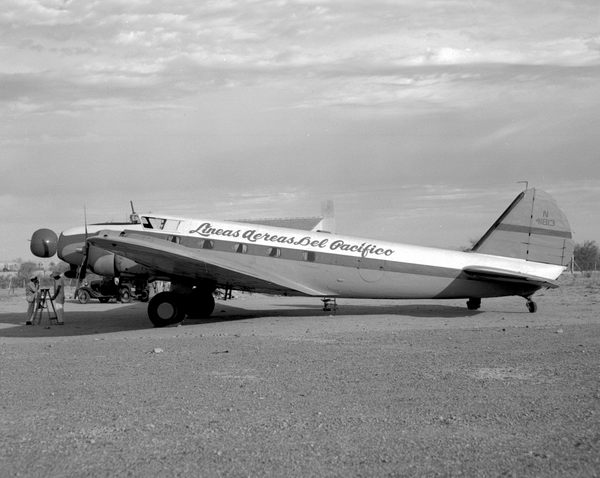Lineas Aereas del Pacifico Boeing 247D  N41813