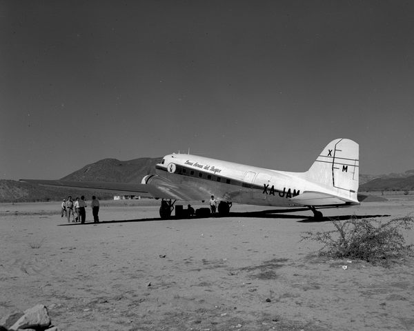 Lineas Aereas del Pacifico Douglas DC-3/C-47  XA-JAM