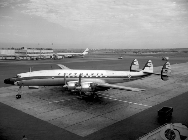 Lufthansa Lockheed L-1649A Starliner D-ALUB