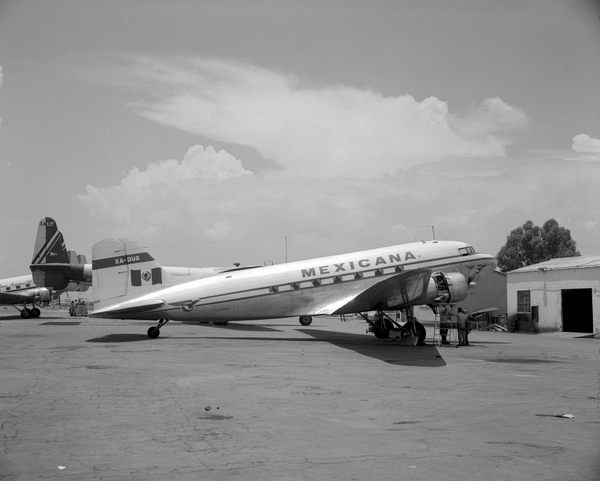 Mexicana de Aviacion S.A. Douglas DC-3/C-53D  XA-DUG