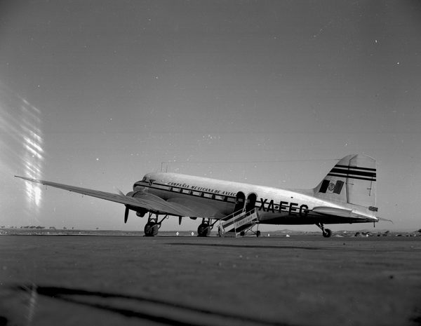 Mexicana de Aviacion S.A. Douglas DC-3A-414  XA-PEG
