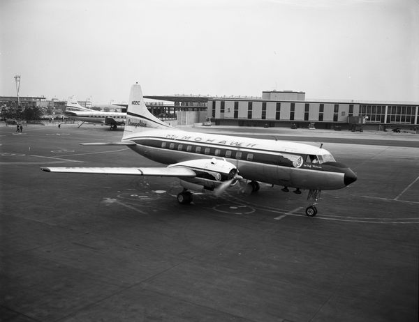 Mohawk Convair 240-13  N1021C