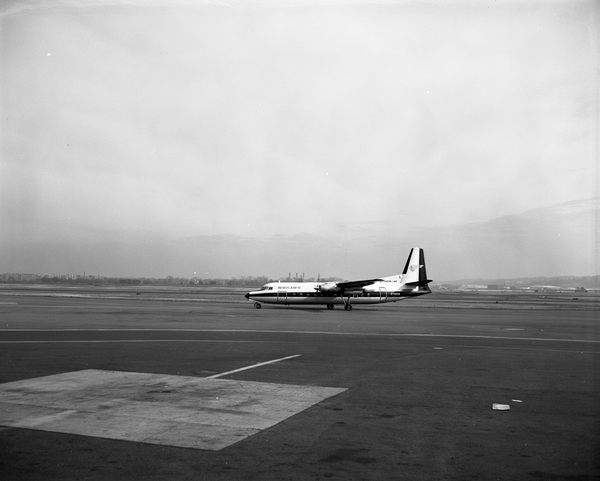 Mohawk Fairchild-Hiller FH-227  N7816M