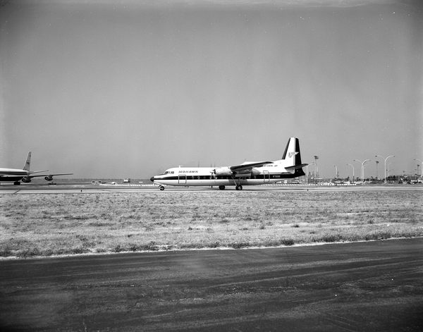 Mohawk Fairchild-Hiller FH-227  N7818M