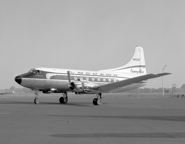 Mohawk Martin 404  N462M