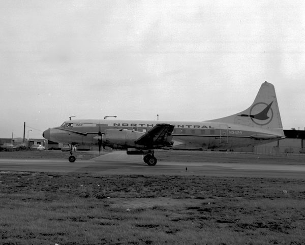 North Central Airlines Convair 580  N3429