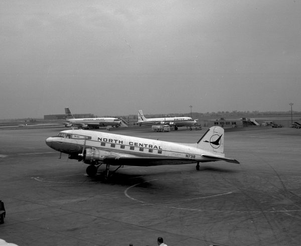 North Central Airlines Douglas DC-3-202  N17318