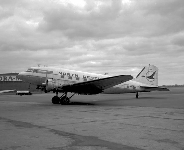 North Central Airlines Douglas DC-3-209  N17320