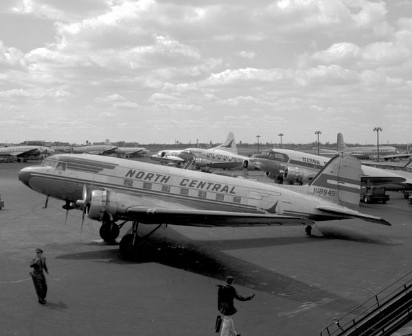 North Central Airlines Douglas DC-3-209A  N18949