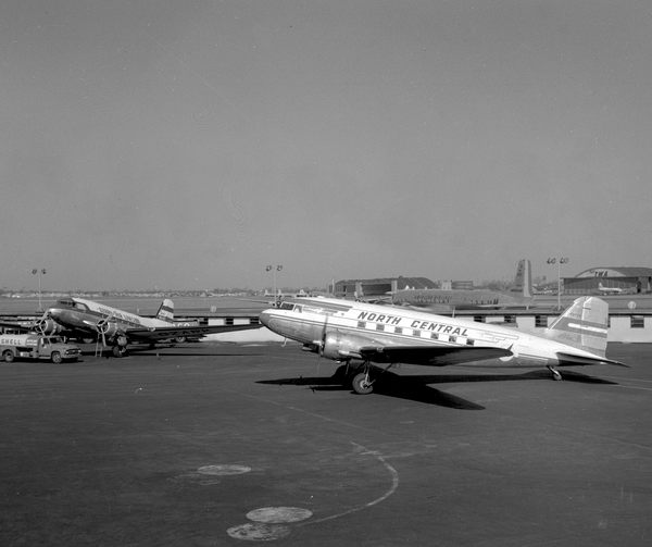 North Central Airlines Douglas DC-3-201B  N21728