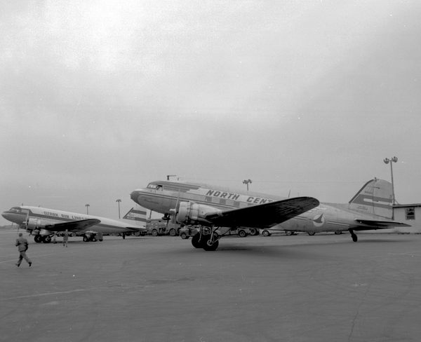 North Central Airlines Douglas DC-3/C-49J  N26214