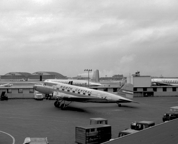 North Central Airlines Douglas DC-3/C-49J  N33347