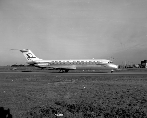 North Central Airlines Douglas DC-9-31  N595N