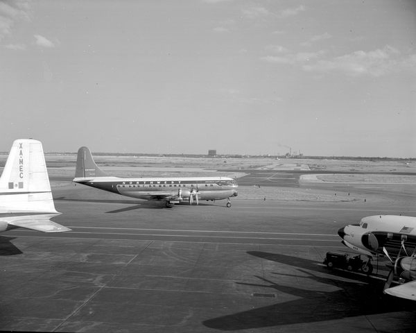 Northwest Orient Airlines Boeing 377-10-30 Stratocruiser N74605